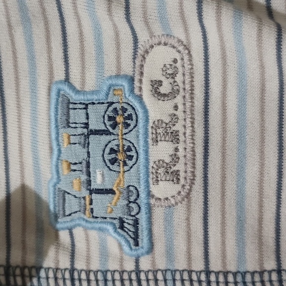 3 months Bloomingdales baby boy train footie outfit - Picture 2 of 6